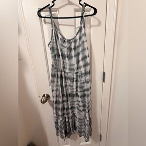 Kate Landry Gray and White Top